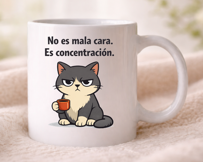 taza divertida gato serio con cafe frase no es mala cara es concentracion